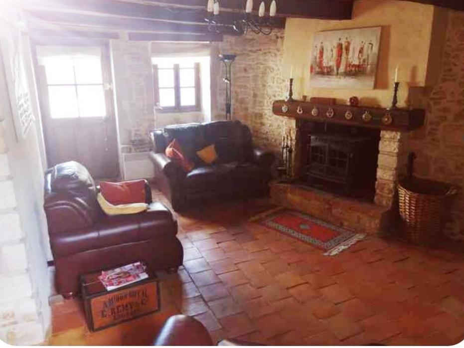 Traditional Stone Cottage Condac ภายนอก รูปภาพ